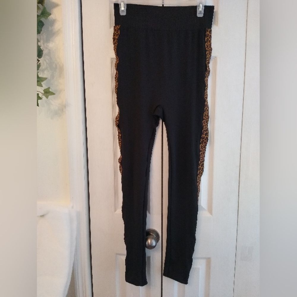 Lane Bryant Women's Leggings -Sizes C D Black w/Leopard print